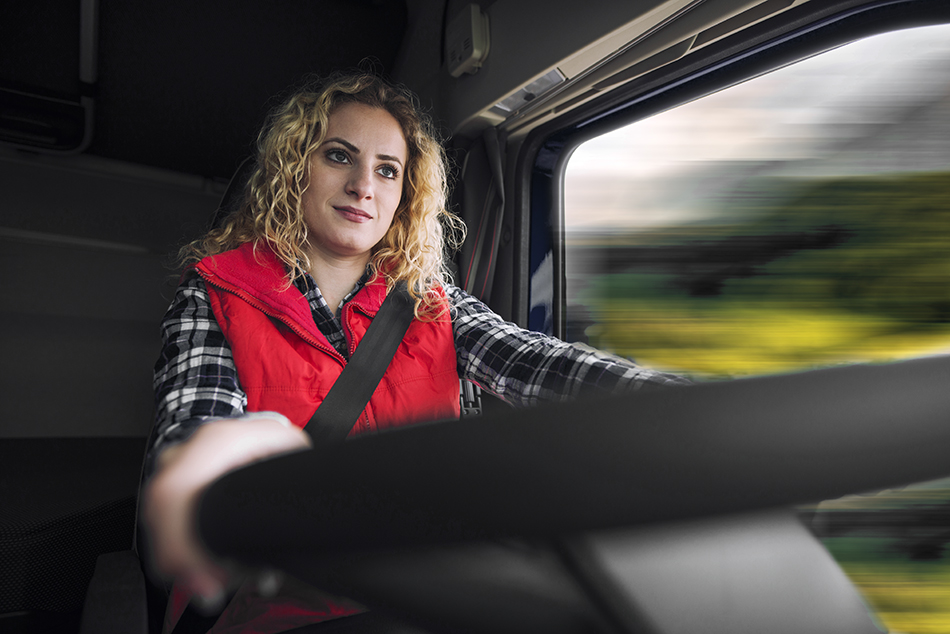 Mulheres caminhoneiras podem ser a solução para a falta de motoristas